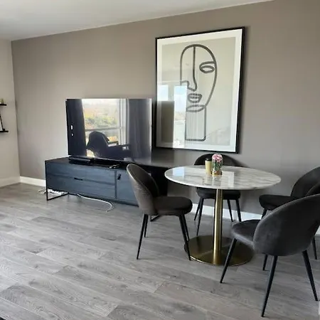 Stylish Large Flat In Perfect Location With Private Balcony And Sea View In 5 Δουβλίνο