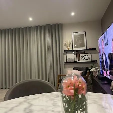 アパート Stylish Large Flat In Perfect Location With Private Balcony And Sea View In 5 *