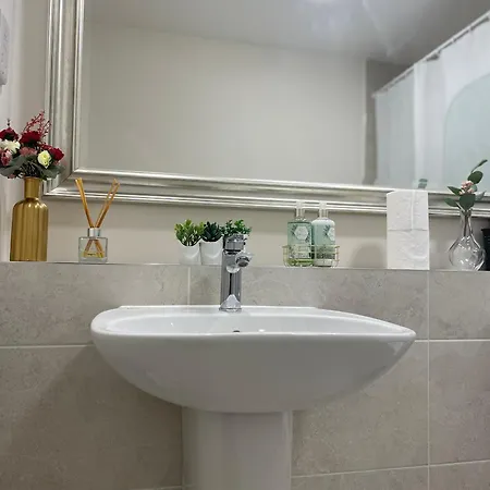Stylish Large Flat In Perfect Location With Private Balcony And Sea View In 5 Apartamento