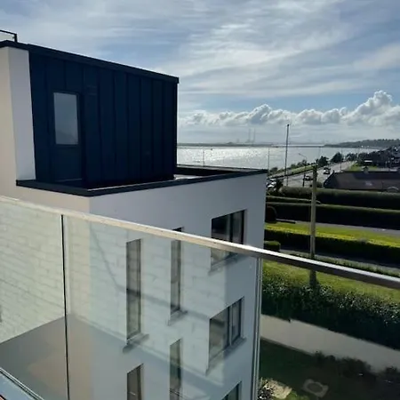 Apartment Stylish Large Flat In Perfect Location With Private Balcony And Sea View In 5 *